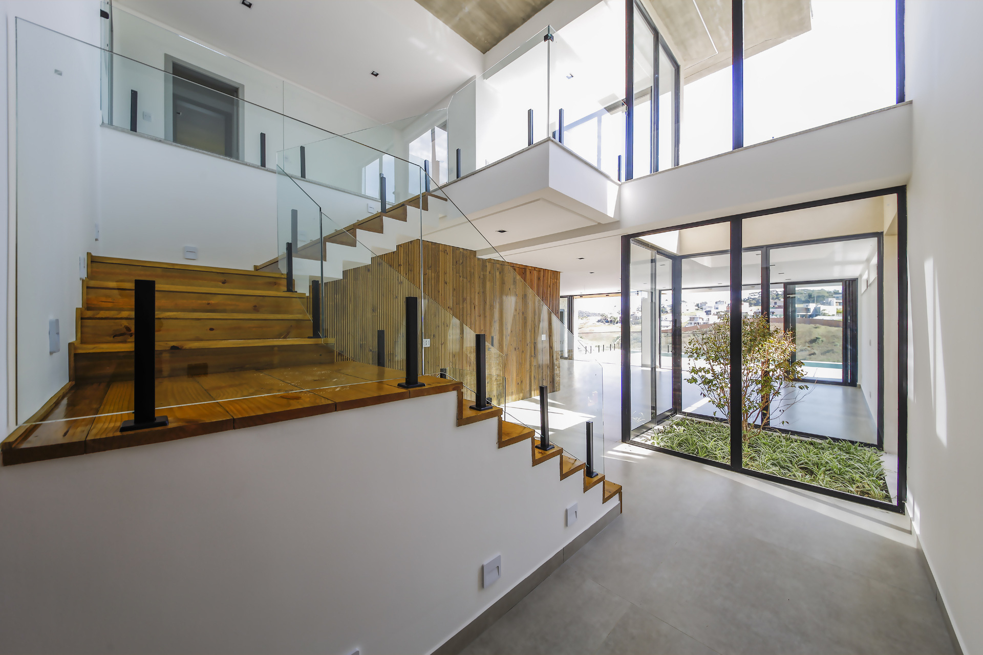 Casa no São Pedro. Muito lazer, 4 suítes, 650m² bem vividos., foto 8