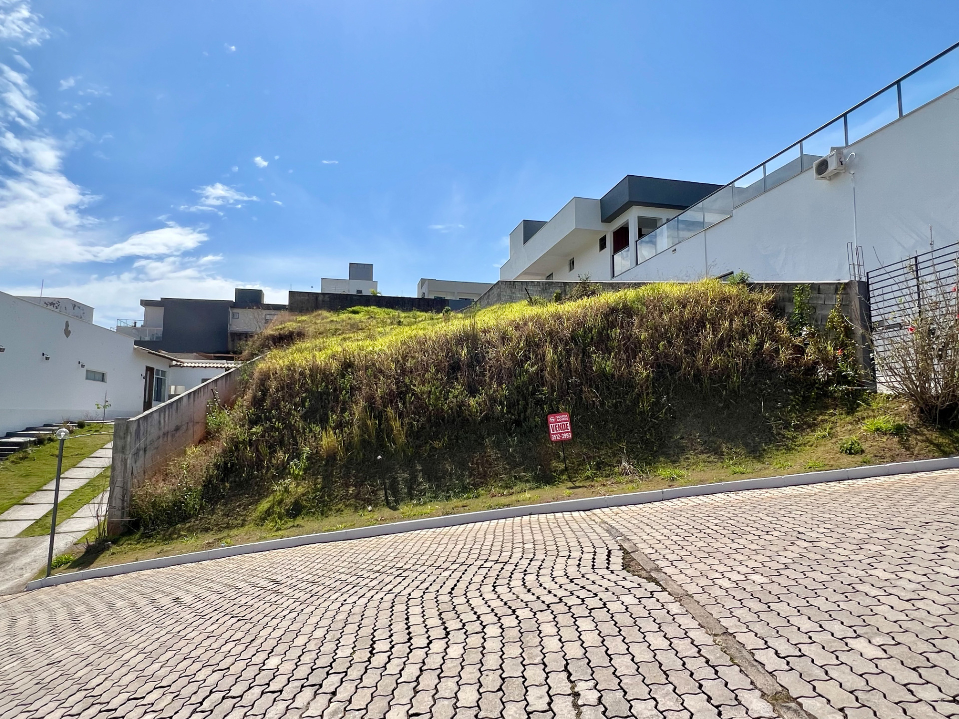 Lote no Bosque: 557m² e muita área verde, foto 1