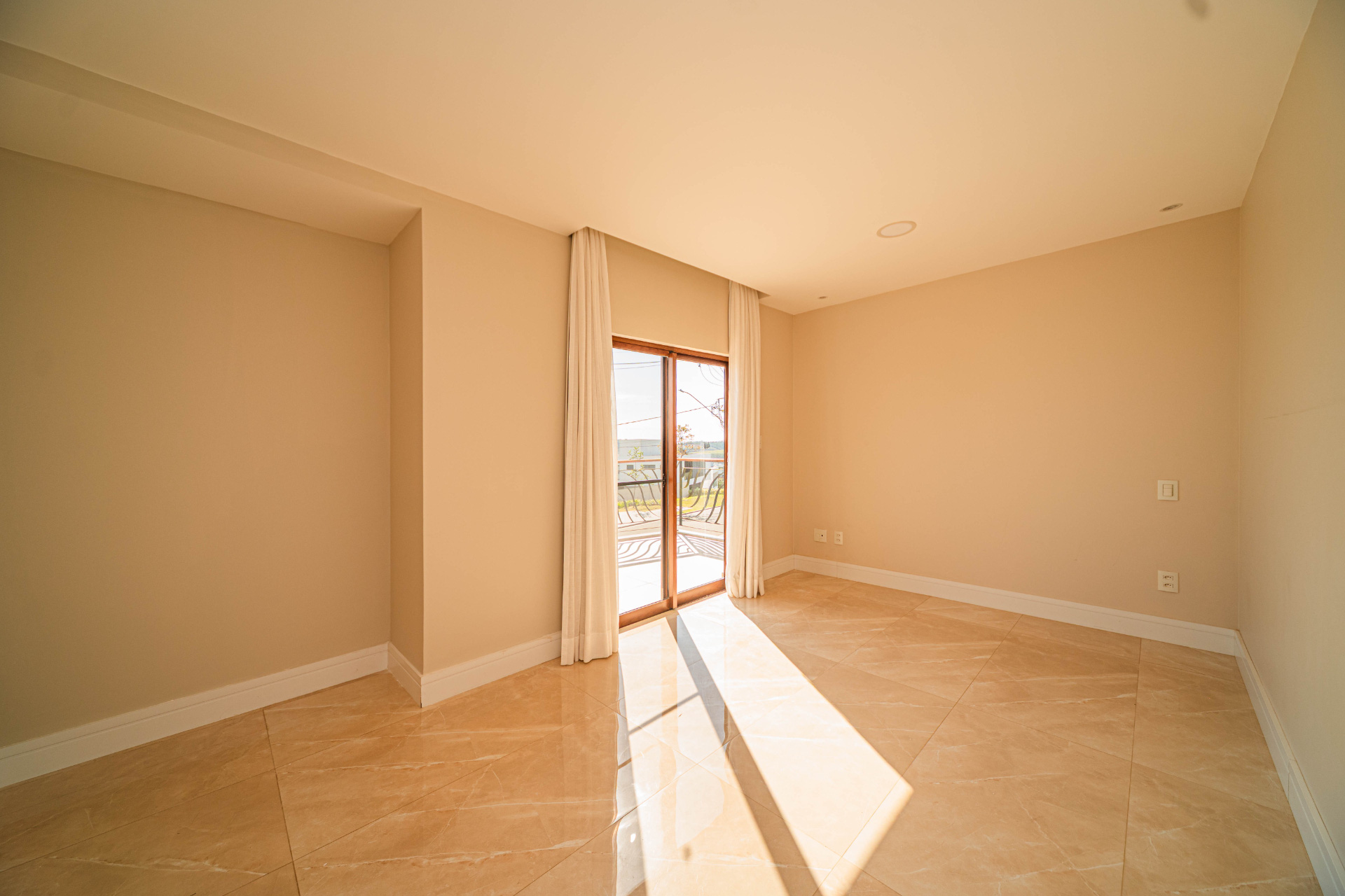 Alphaville: Conforto moderno e luz natural em 300m²., foto 23