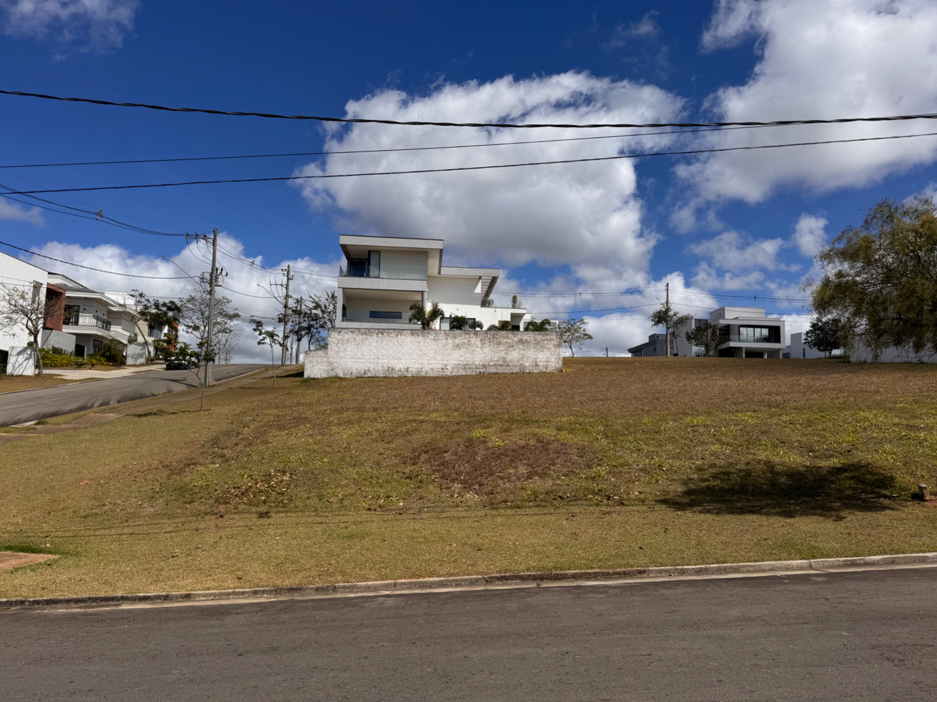 Alphaville: Terreno de esquina, plano, vista represa., foto 2