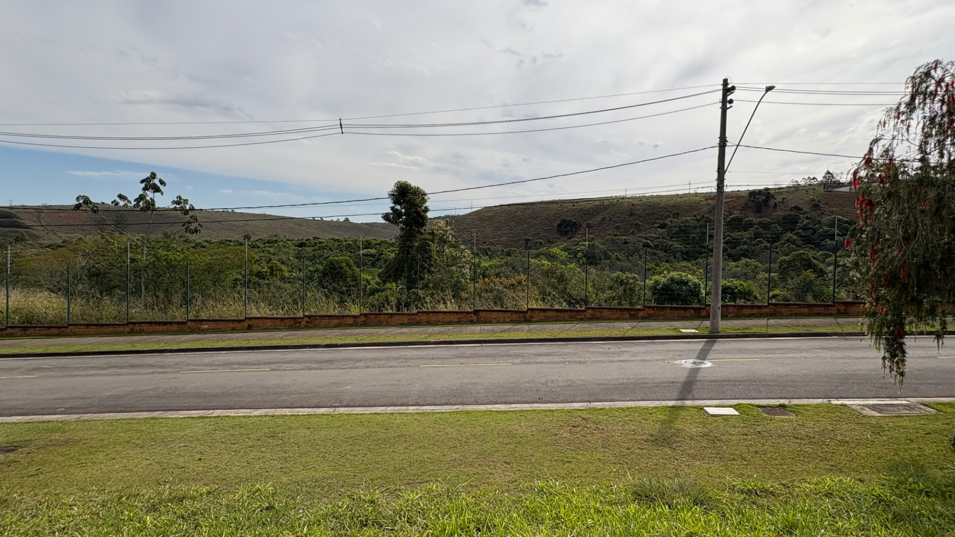 Terreno em aclive. Perto da portaria no Alphaville., foto 5
