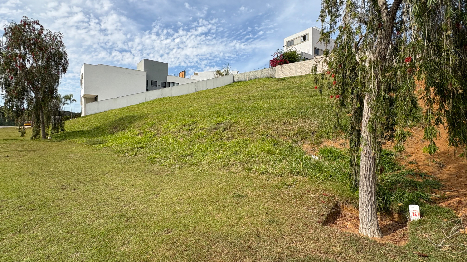 Terreno em aclive. Perto da portaria no Alphaville., foto 4