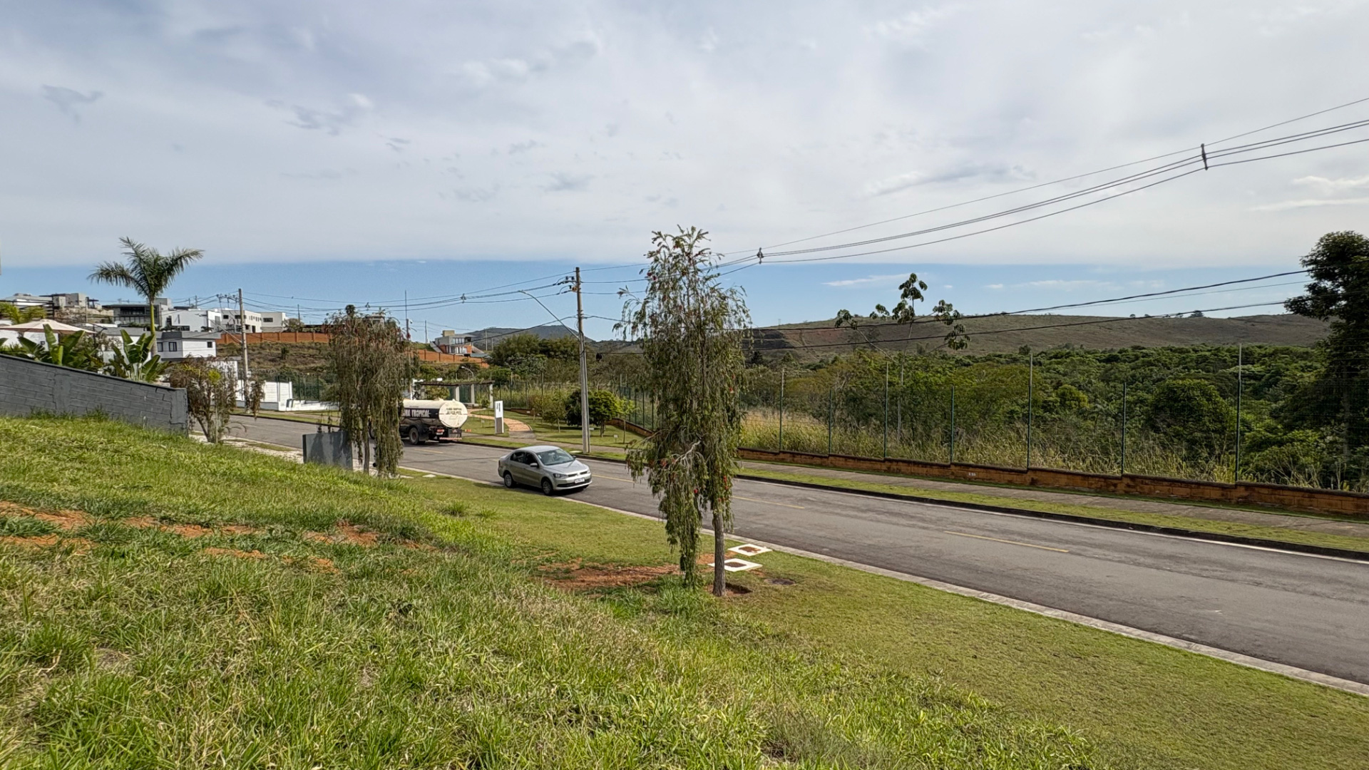 Terreno em aclive. Perto da portaria no Alphaville., foto 3