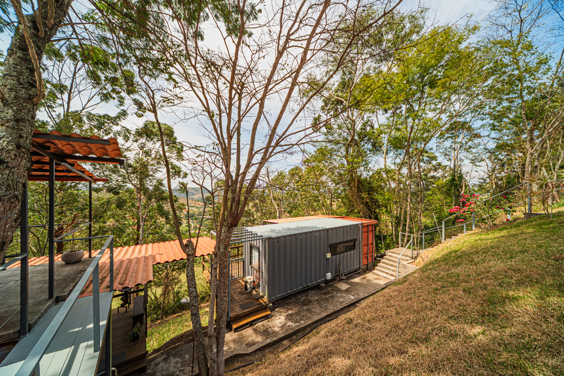 Casa em containers: dois quartos, jardim privativo, foto 9