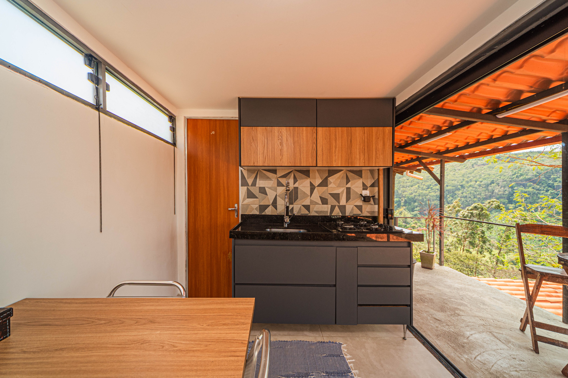 Casa em containers: dois quartos, jardim privativo, foto 3