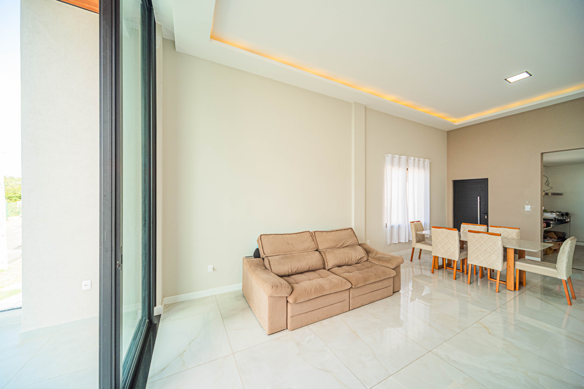 Casa linear, 3 suítes, vista livre para a serra., foto 5