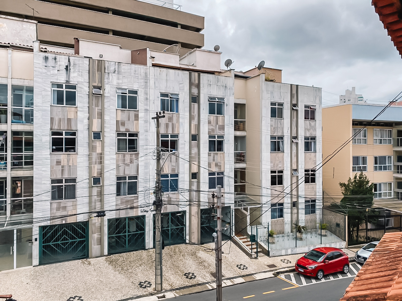 Casa no Cascatinha. Salão com lareira. 3 pavimentos., foto 19
