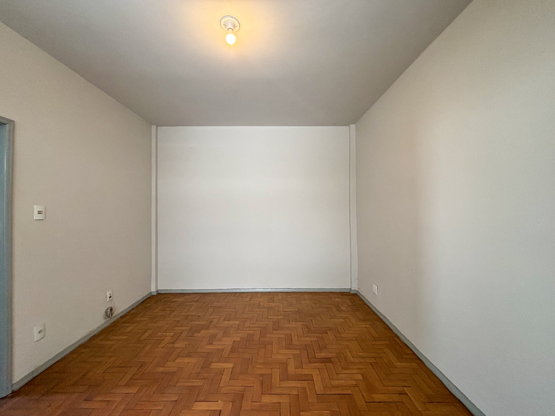 Centro: apartamento amplo em rua plana., foto 2