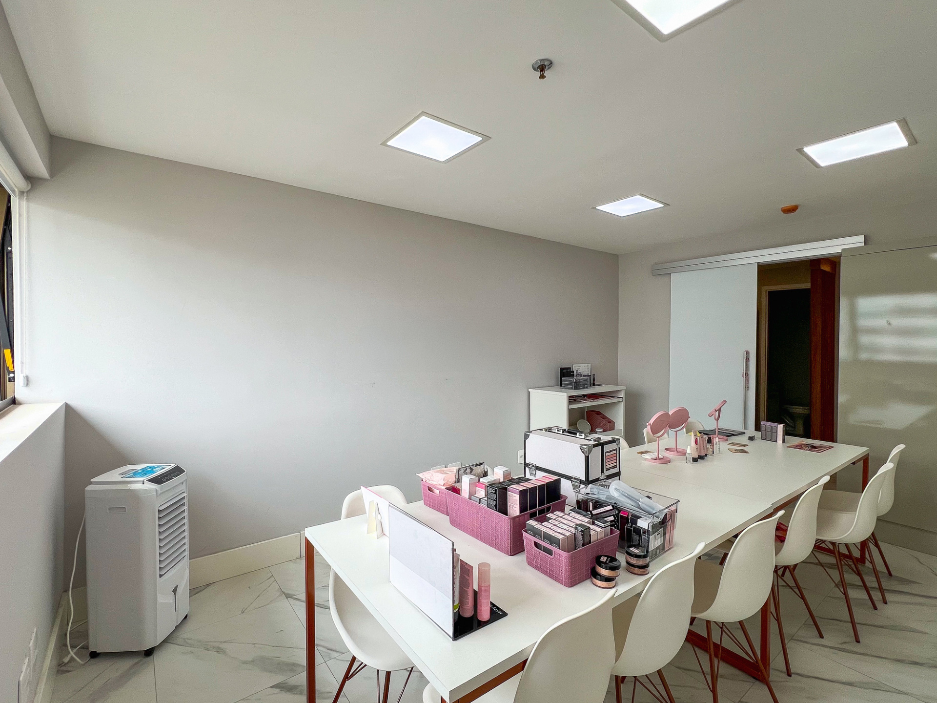 Centro. Sala 55m². Uma vaga., foto 8
