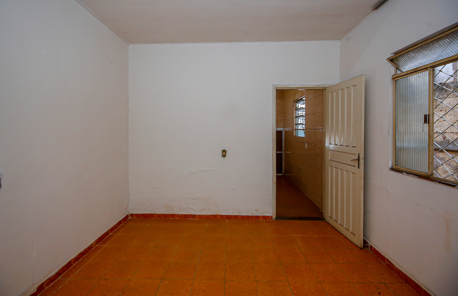 Casa térrea 94m² no Santa Luzia. Terreno amplo, terraço., foto 2