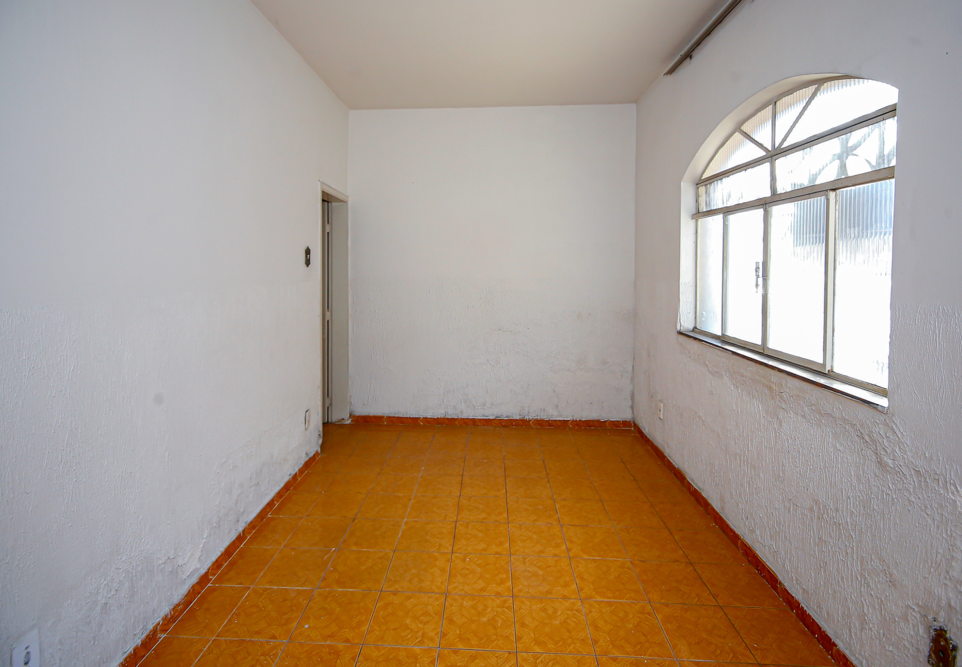Casa térrea 94m² no Santa Luzia. Terreno amplo, terraço., foto 6
