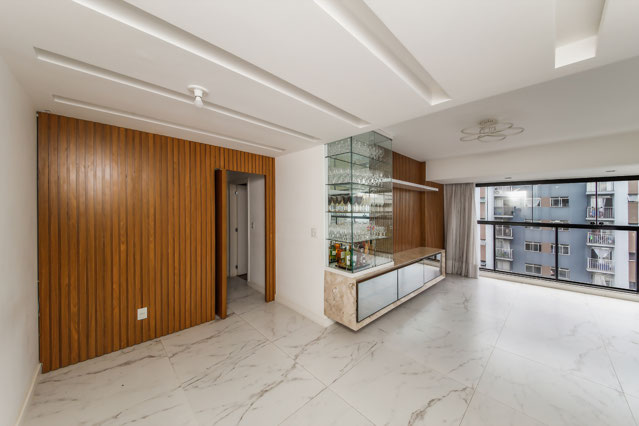 Apartamento planejado com varanda integrada para venda
