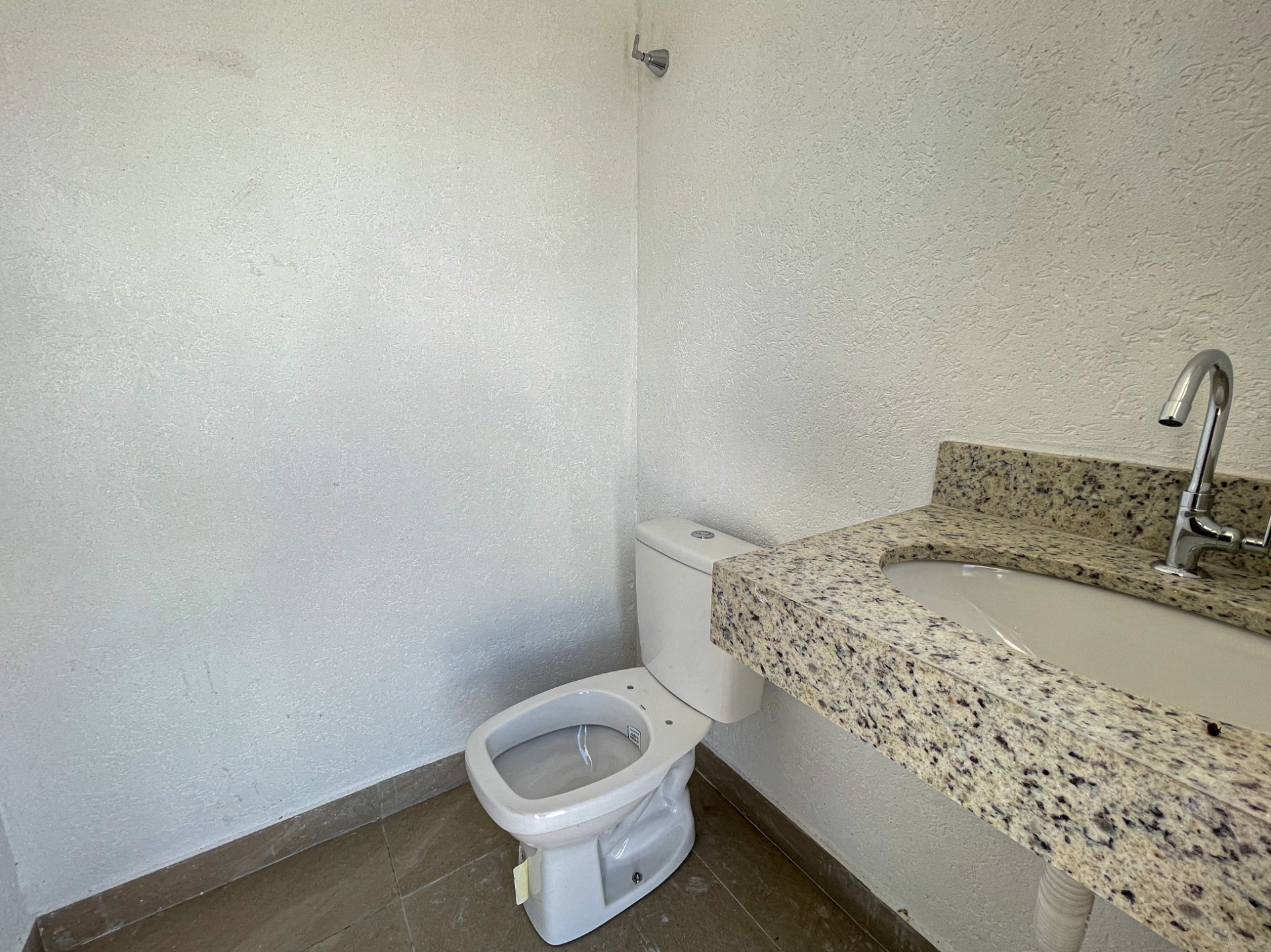Área externa espaçosa. Mariano Procópio., foto 7