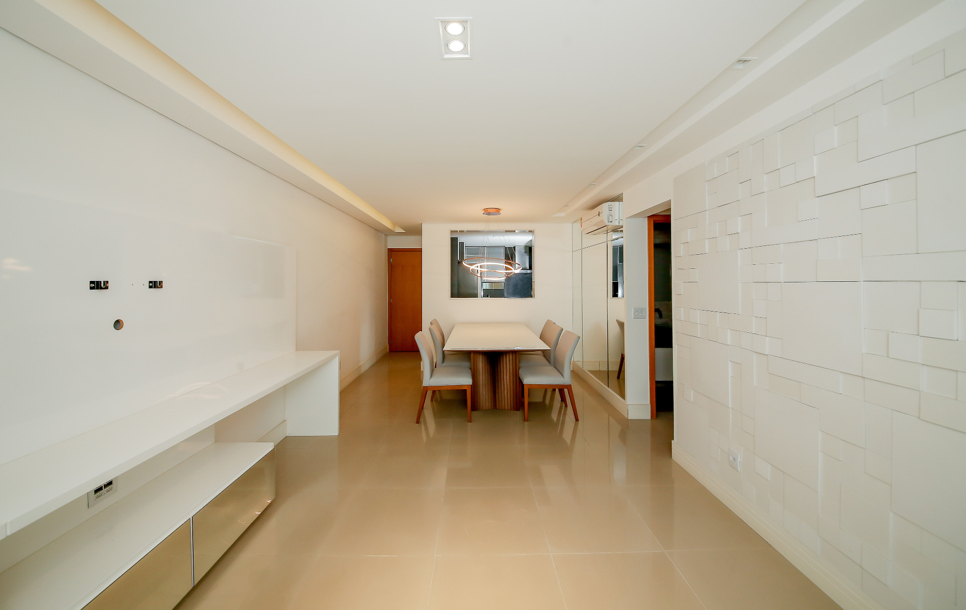 Alto dos Passos: 2 suítes, planejado, 121m². 2 vagas., foto 2