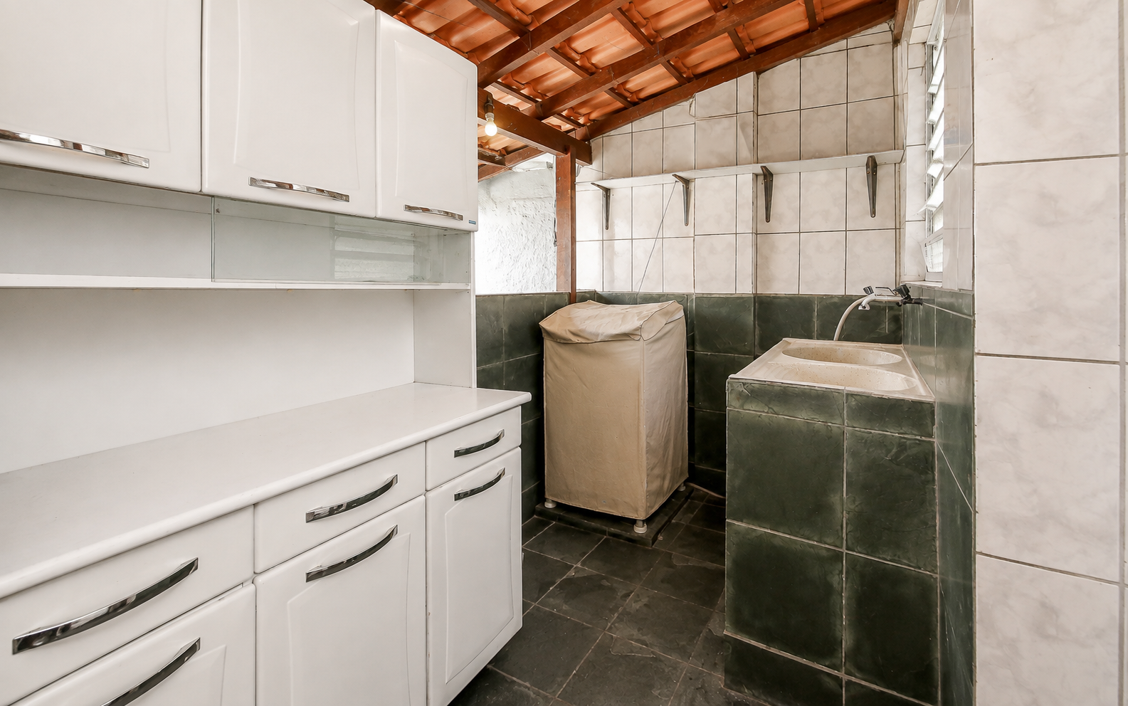 Casa linear, quintal com churrasqueira. São Pedro., foto 19