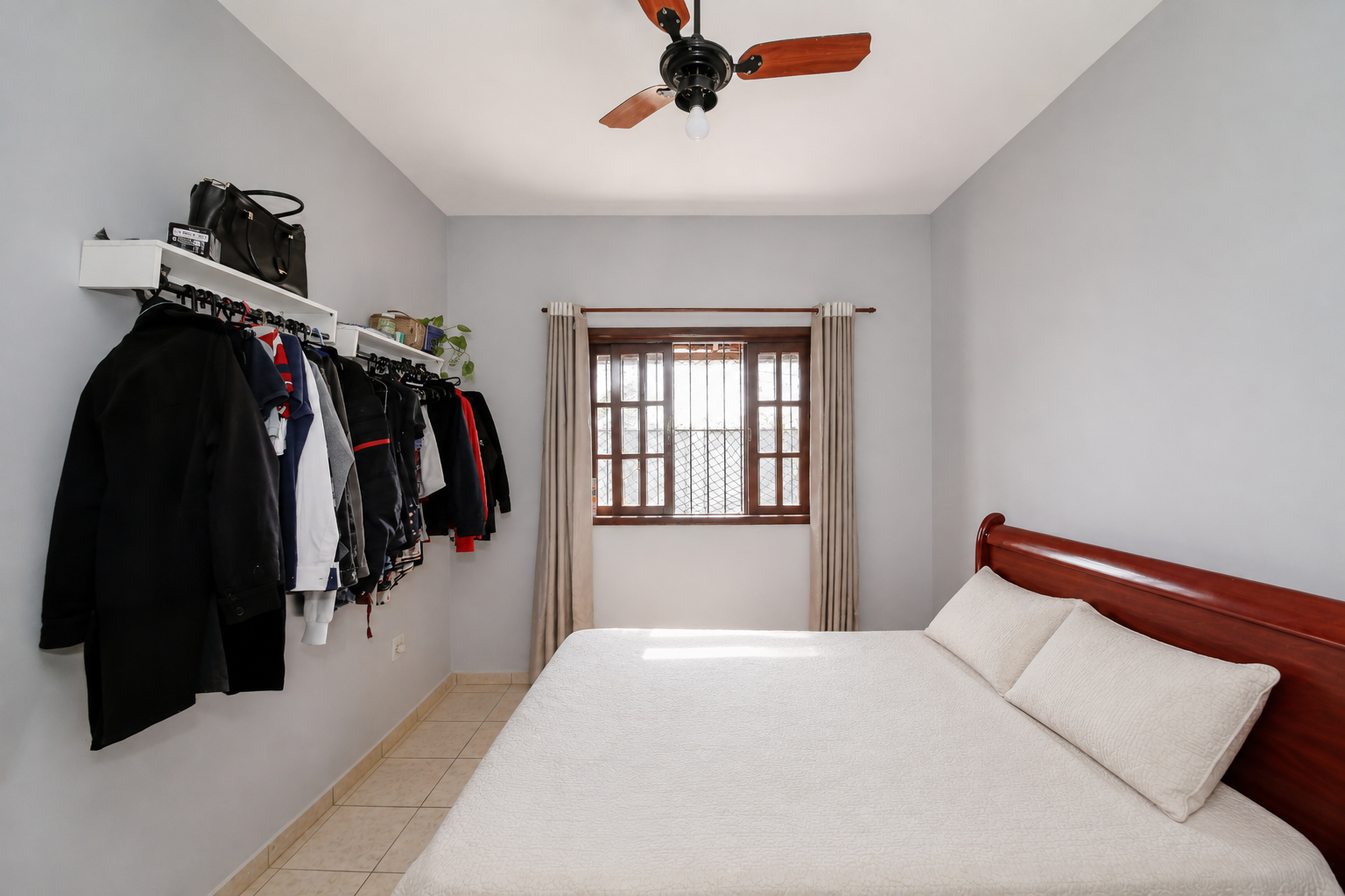 Casa linear, quintal com churrasqueira. São Pedro., foto 8