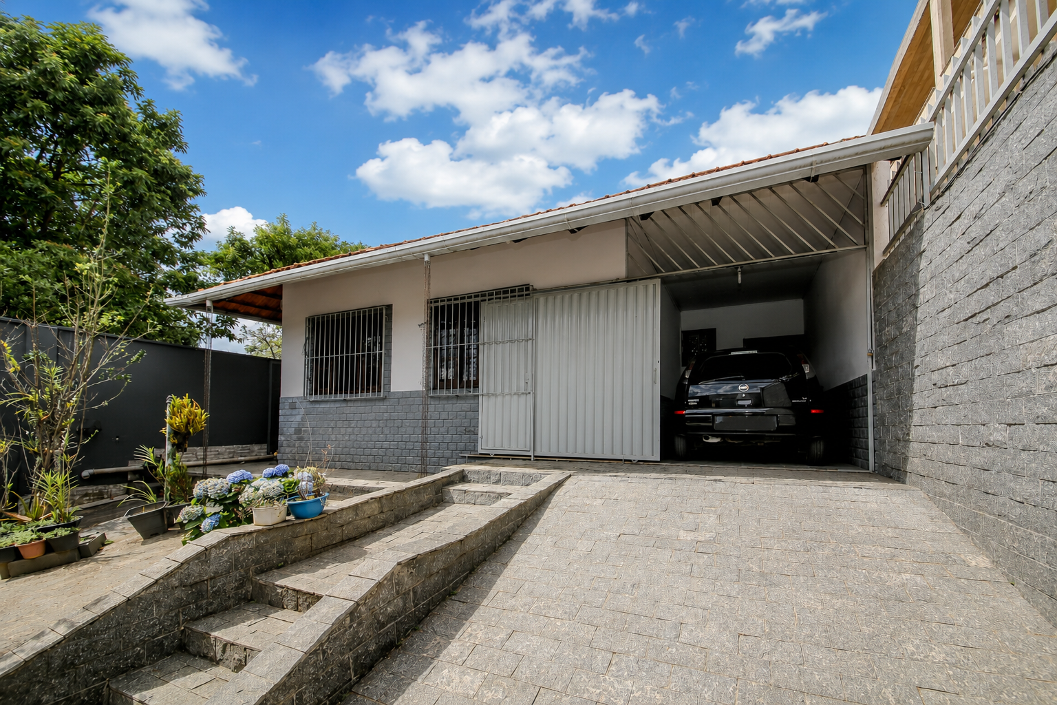 Casa linear, quintal com churrasqueira. São Pedro., foto 3