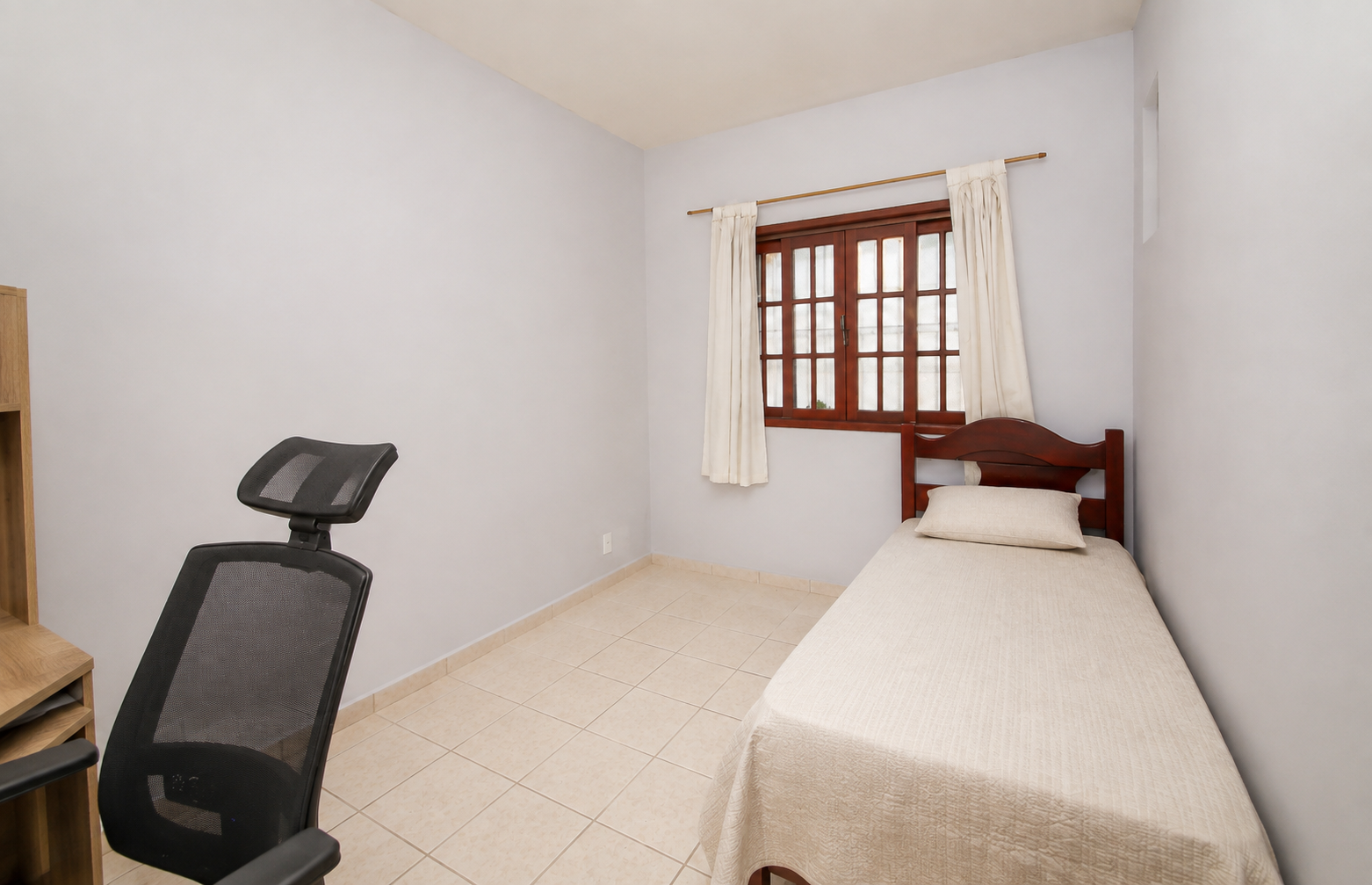 Casa linear, quintal com churrasqueira. São Pedro., foto 10