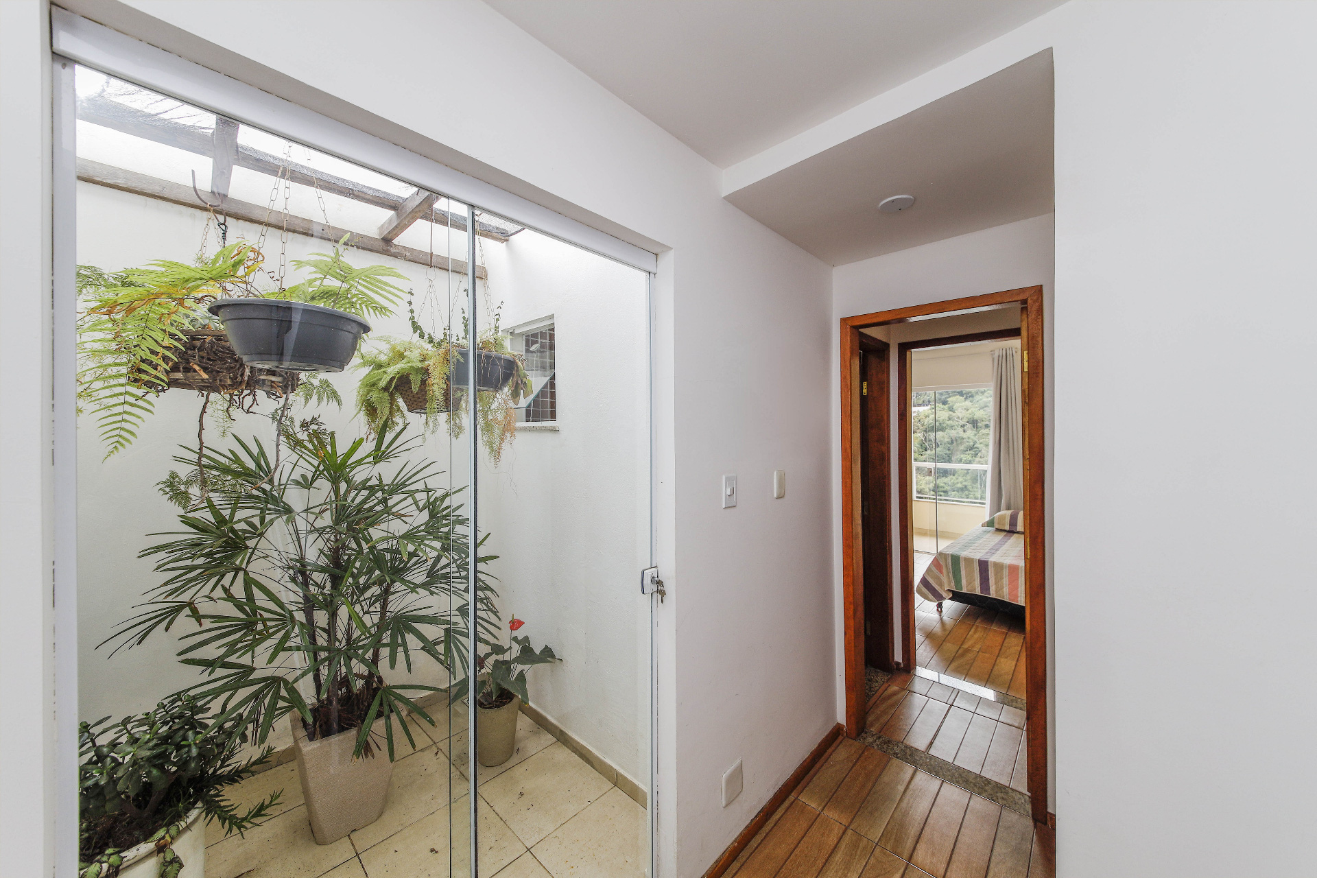 Casa Borboleta. 3 suítes, bom espaço externo., foto 14