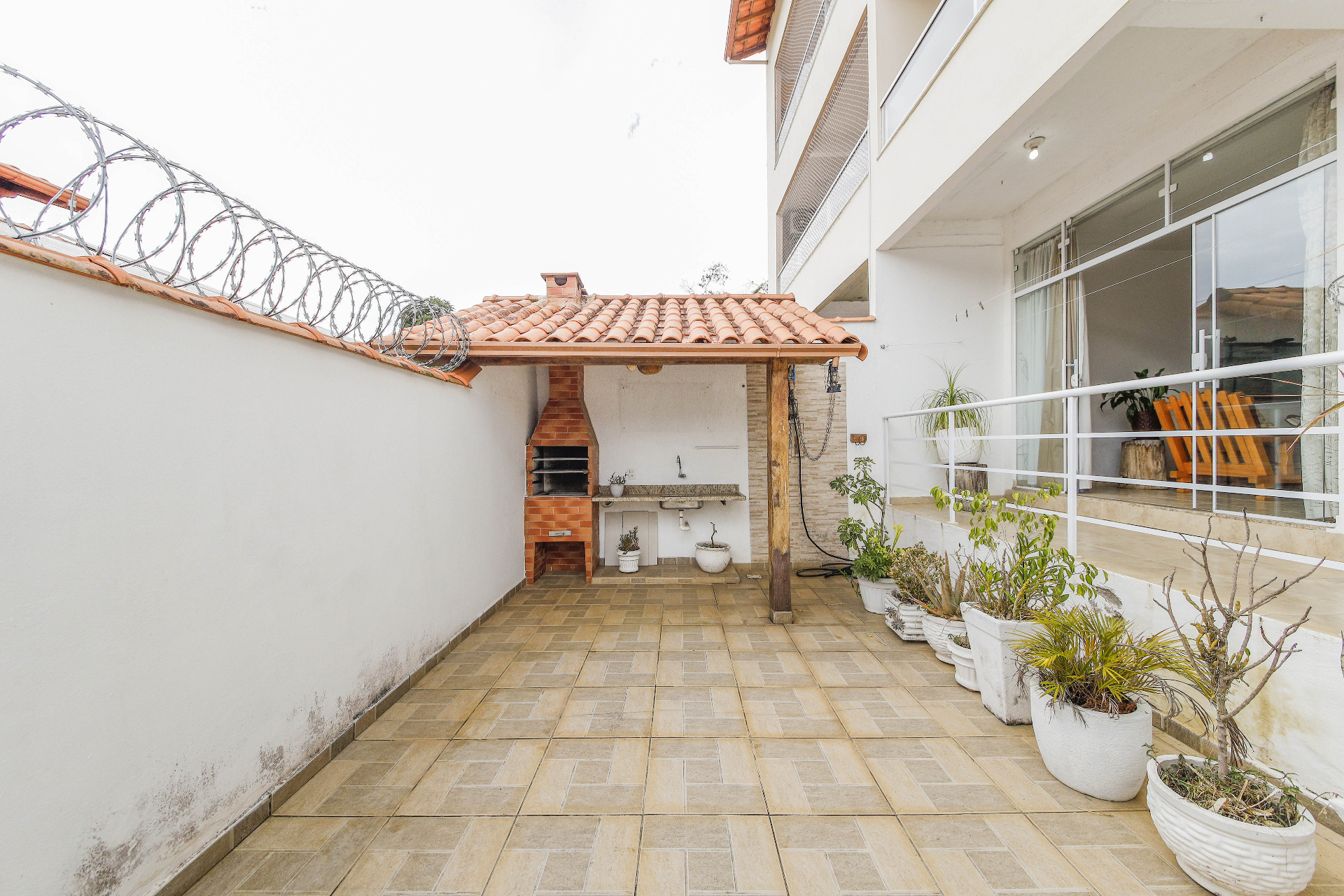 Casa Borboleta. 3 suítes, bom espaço externo., foto 25