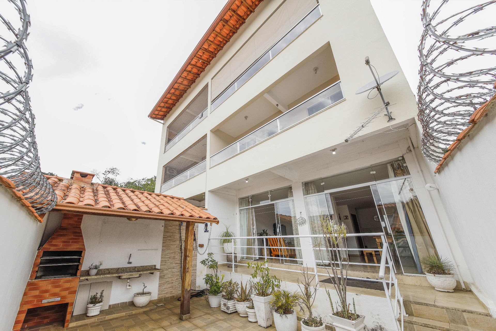 Casa Borboleta. 3 suítes, bom espaço externo., foto 26