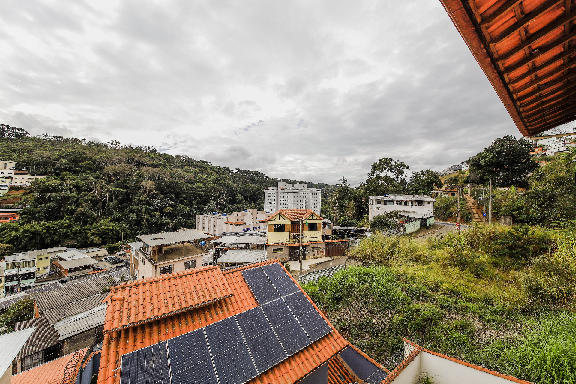 Casa Borboleta. 3 suítes, bom espaço externo., foto 9