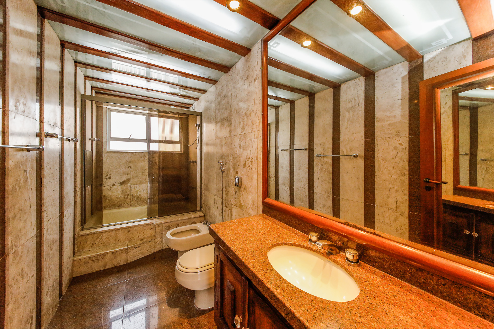 São Mateus. Apartamento clássico, com 238m². Boa planta., foto 16