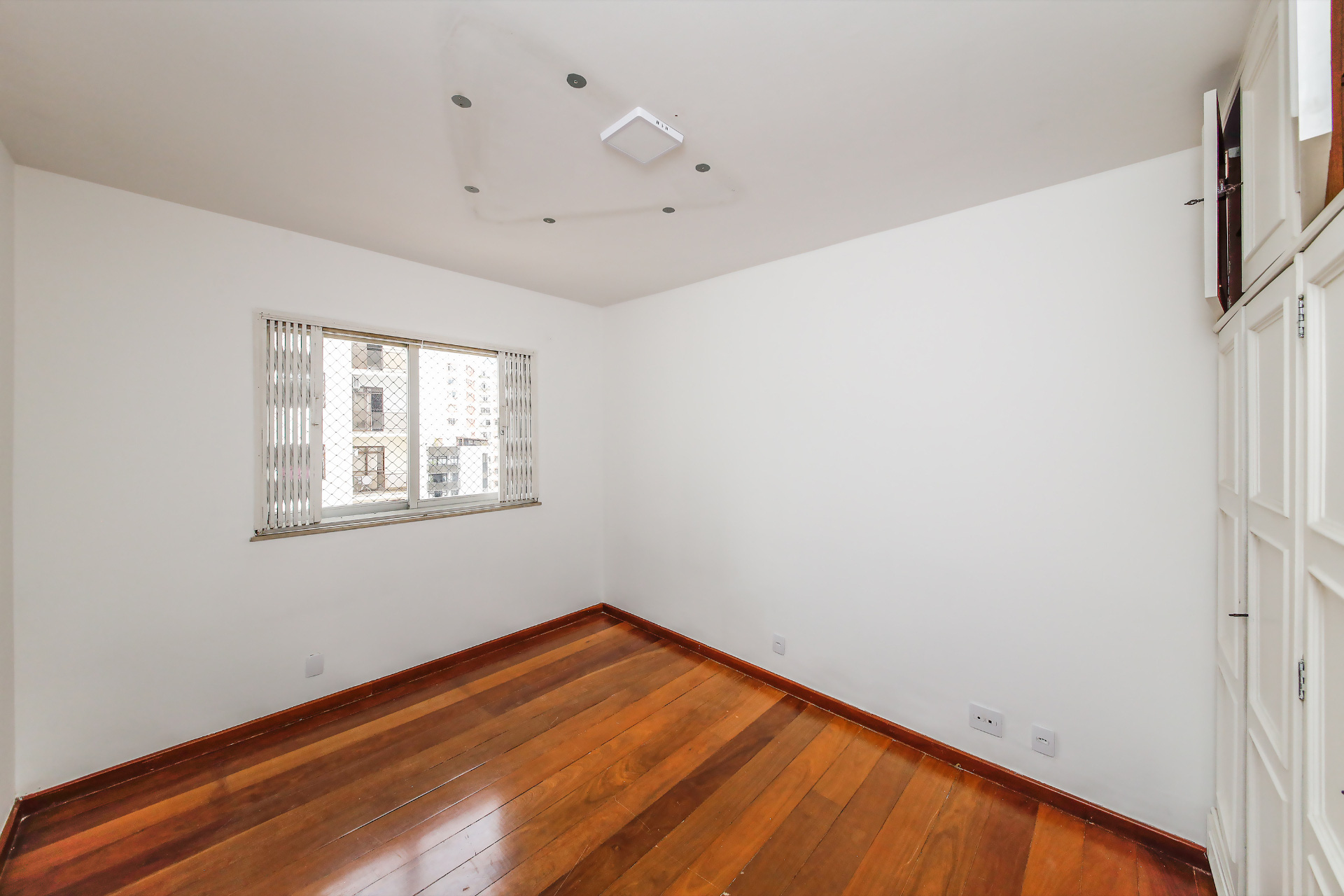 São Mateus. Apartamento clássico, com 238m². Boa planta., foto 11