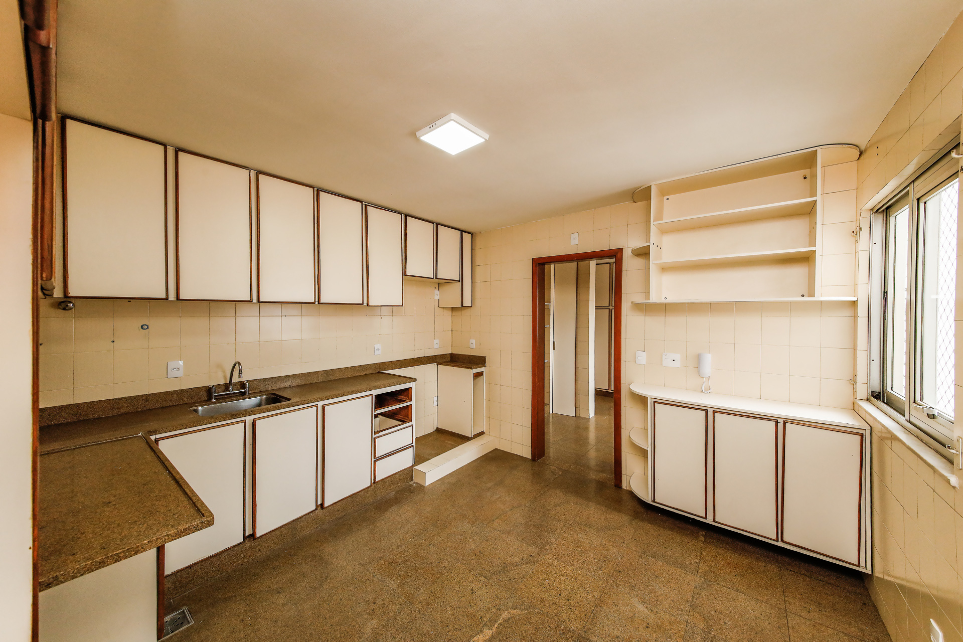São Mateus. Apartamento clássico, com 238m². Boa planta., foto 17