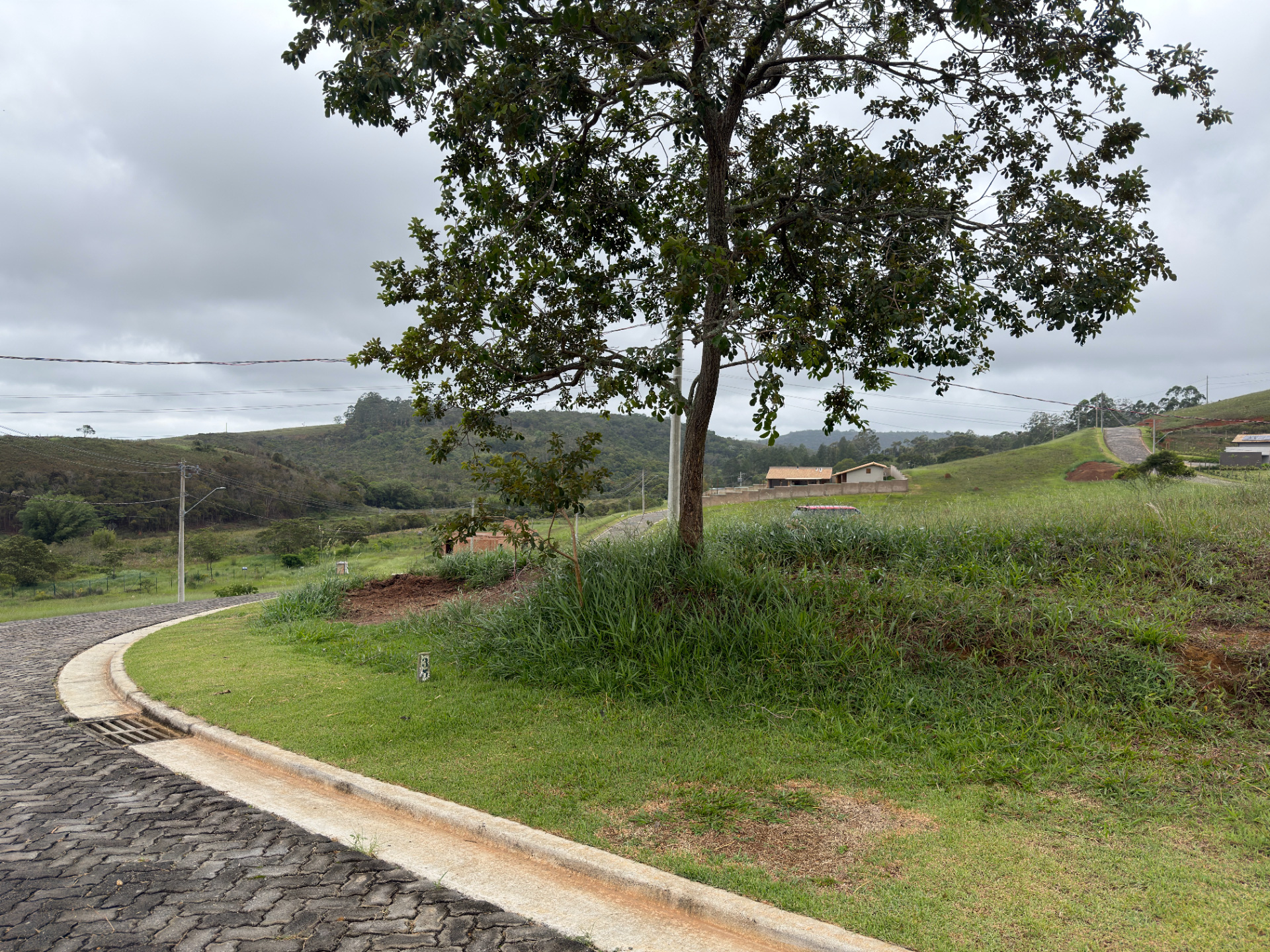 Terreno de esquina, 1.122 m² em condomínio fechado, foto 5
