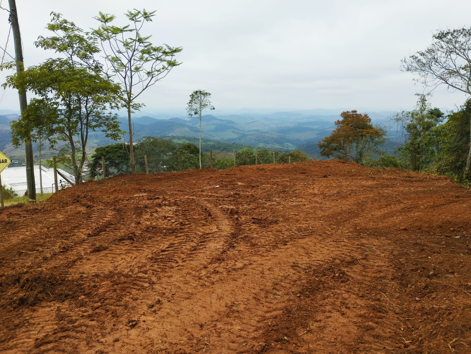 Terreno com mais de 1.600 m² no Estrada Real para venda, foto 1