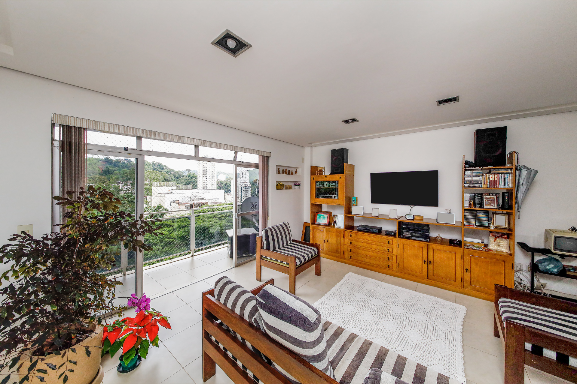 Varanda ampla, 3 quartos, 165m². Alto dos Passos., foto 1