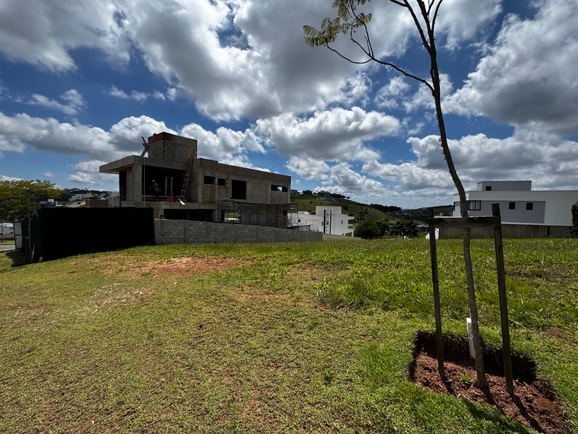 Alphaville: Terreno com declive suave e 436m² à venda., foto 4
