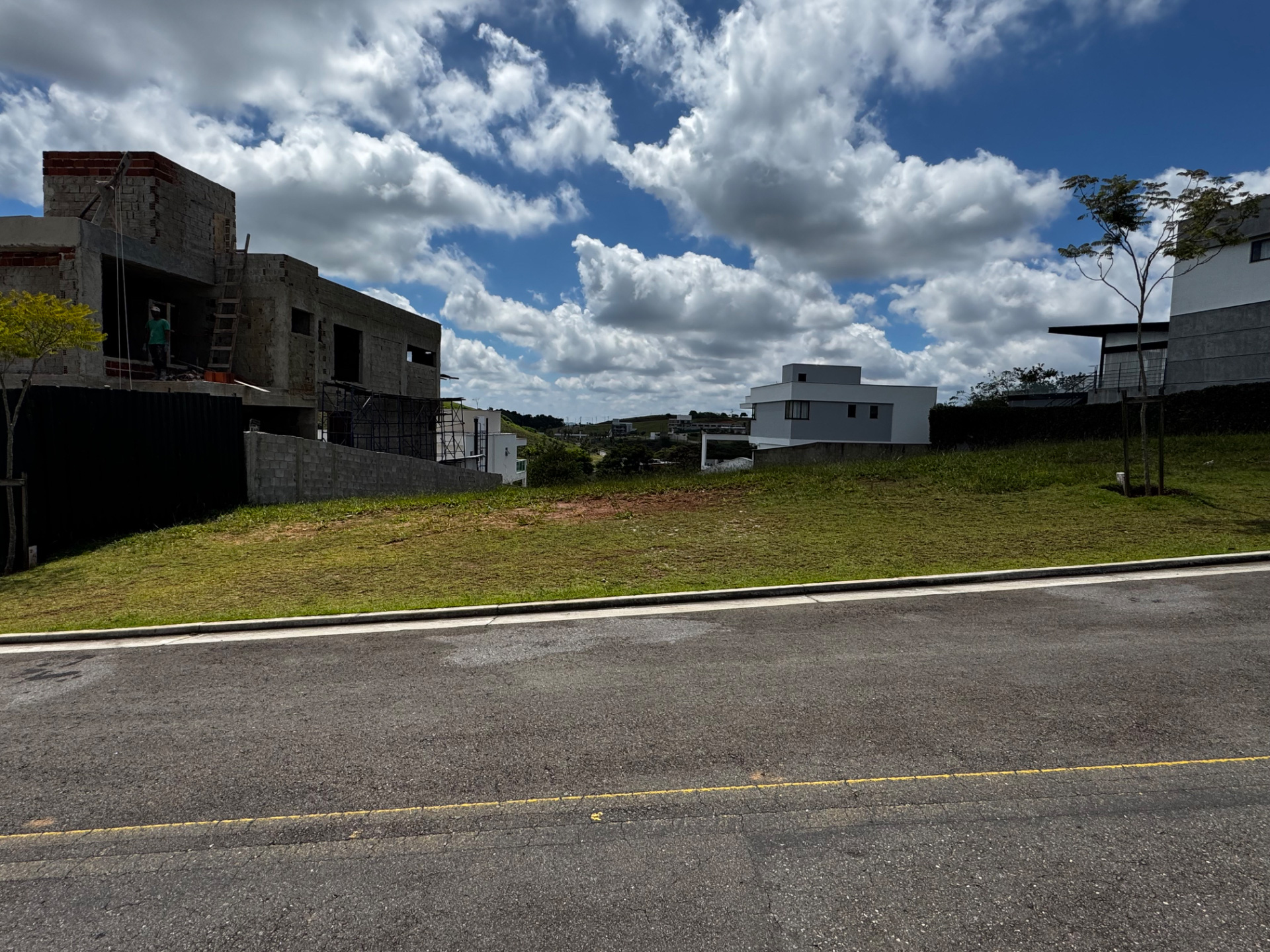 Alphaville: Terreno com declive suave e 436m² à venda., foto 2