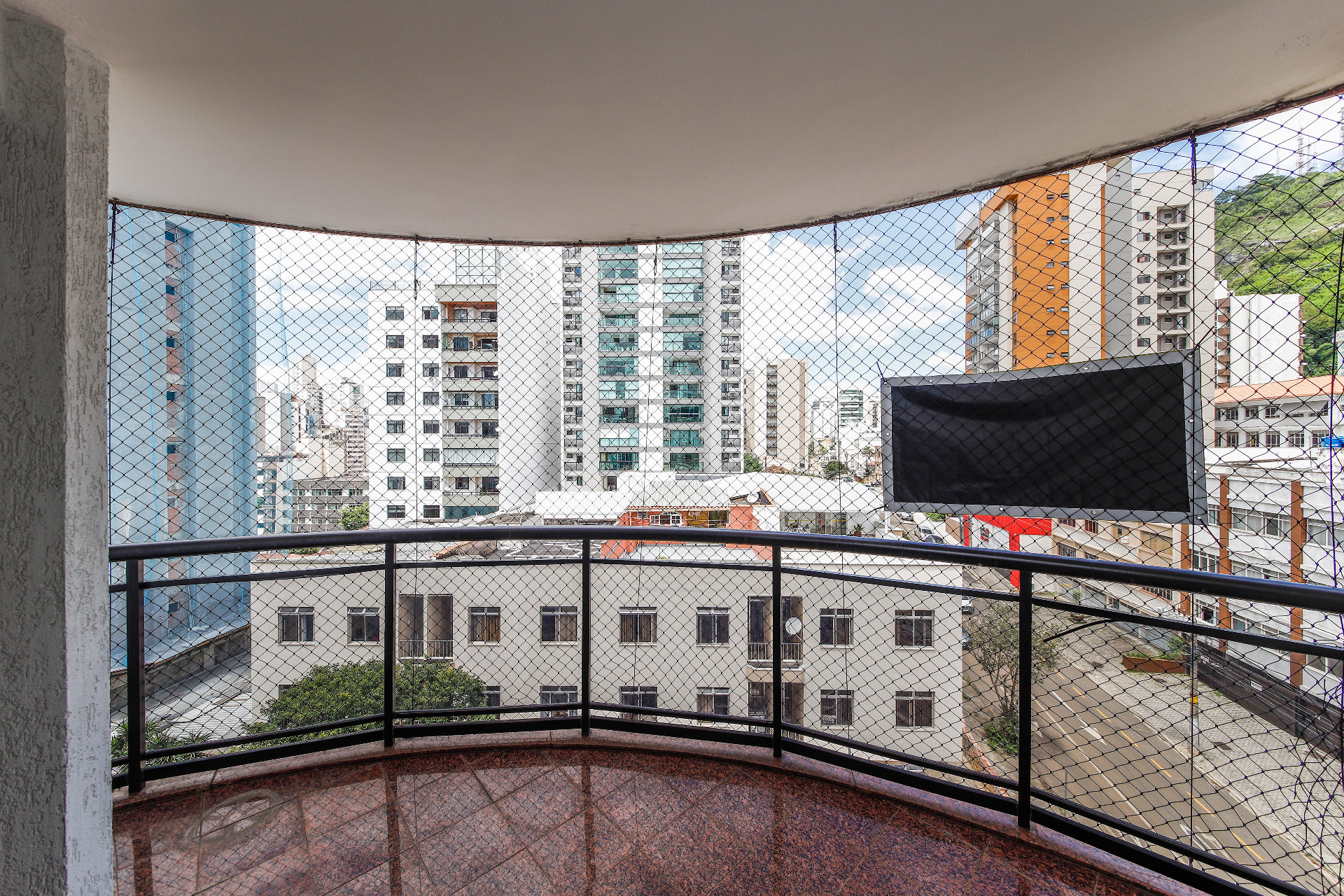 Varanda, vista livre. 4 quartos em Santa Helena, foto 3