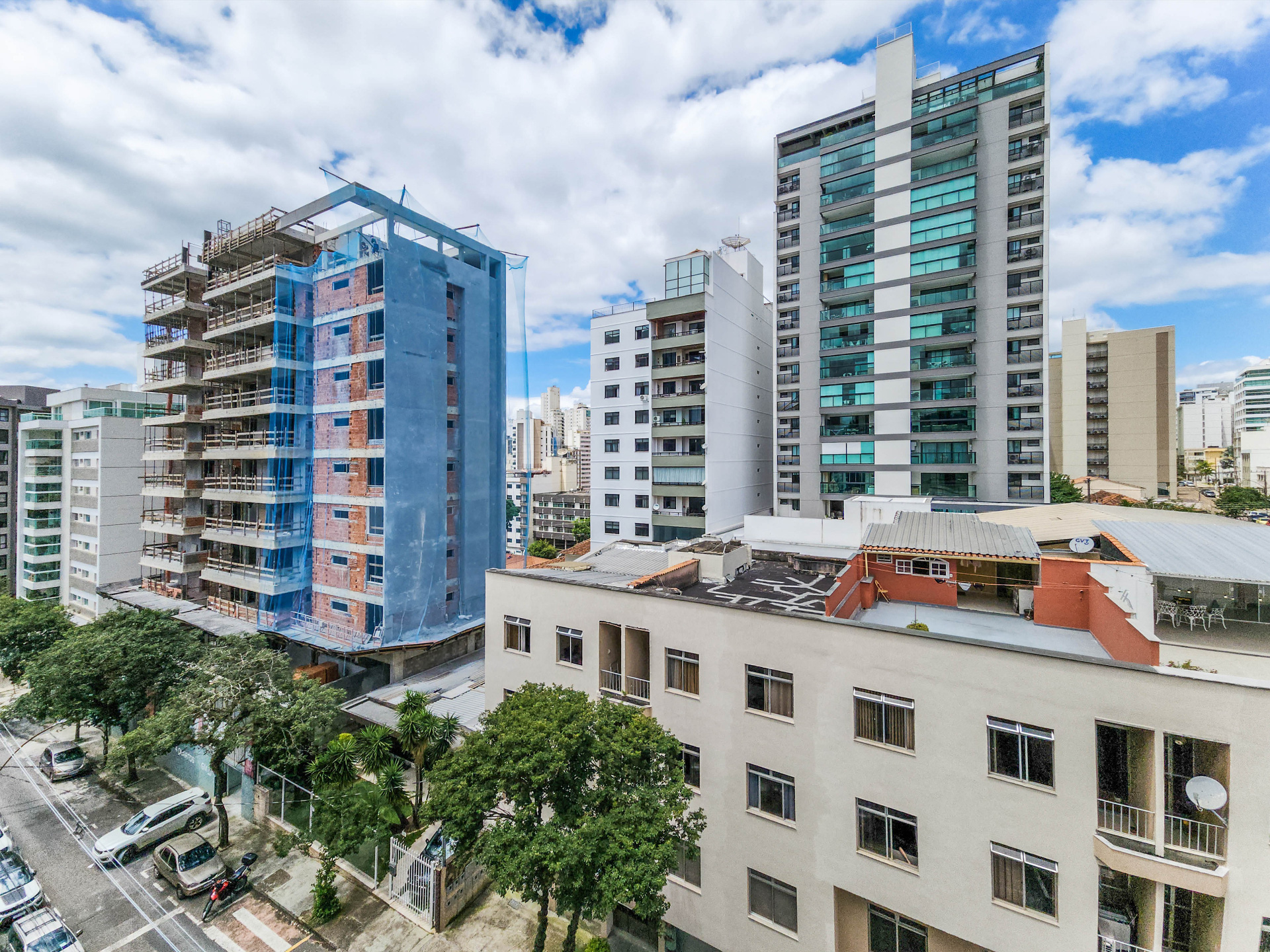 Varanda, vista livre. 4 quartos em Santa Helena, foto 5