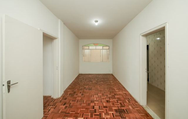 Apartamento com 2 quartos e vista livre em frente à praça para venda