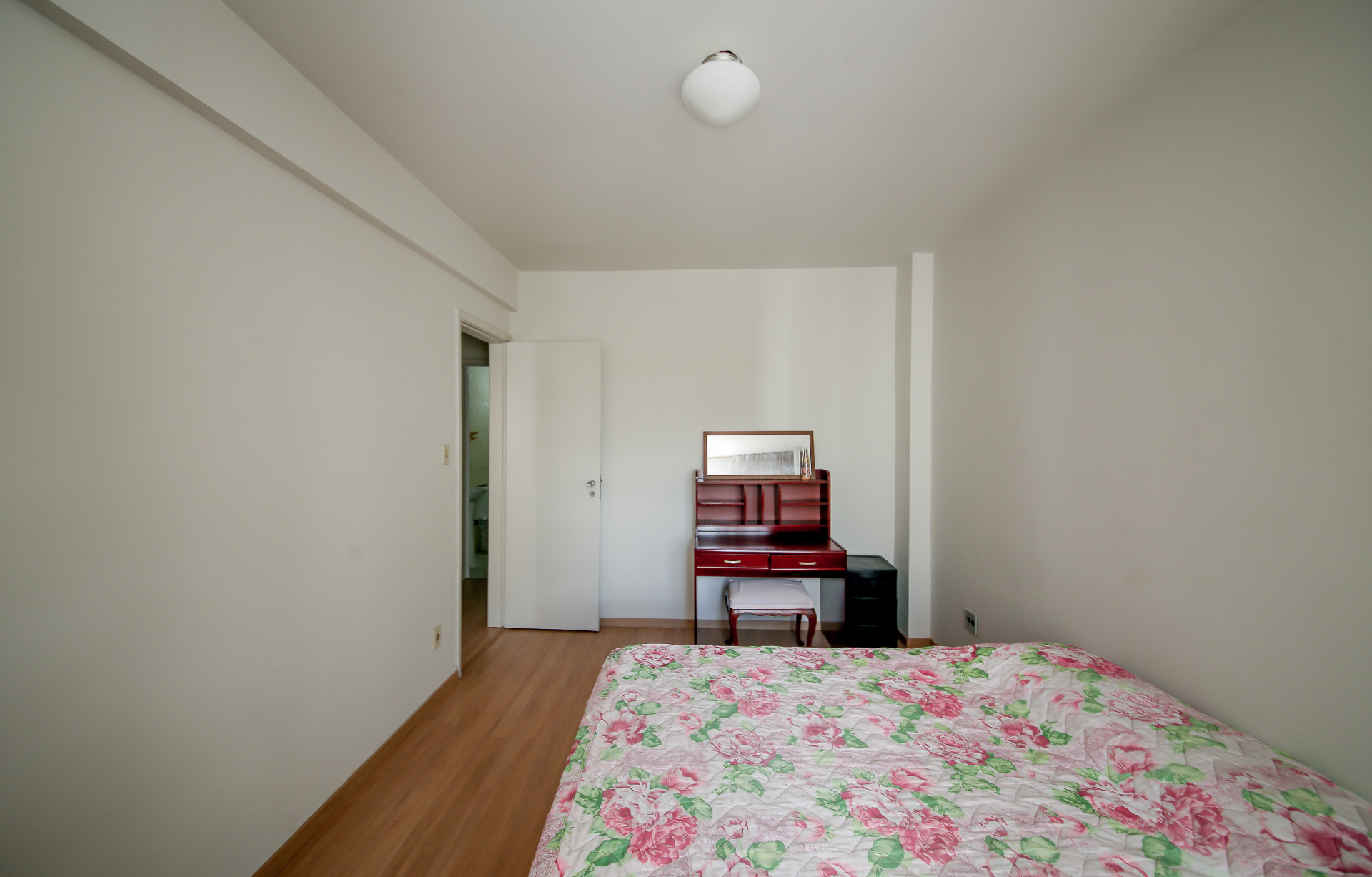Varanda e 3 quartos no Centro. Ótima metragem., foto 16