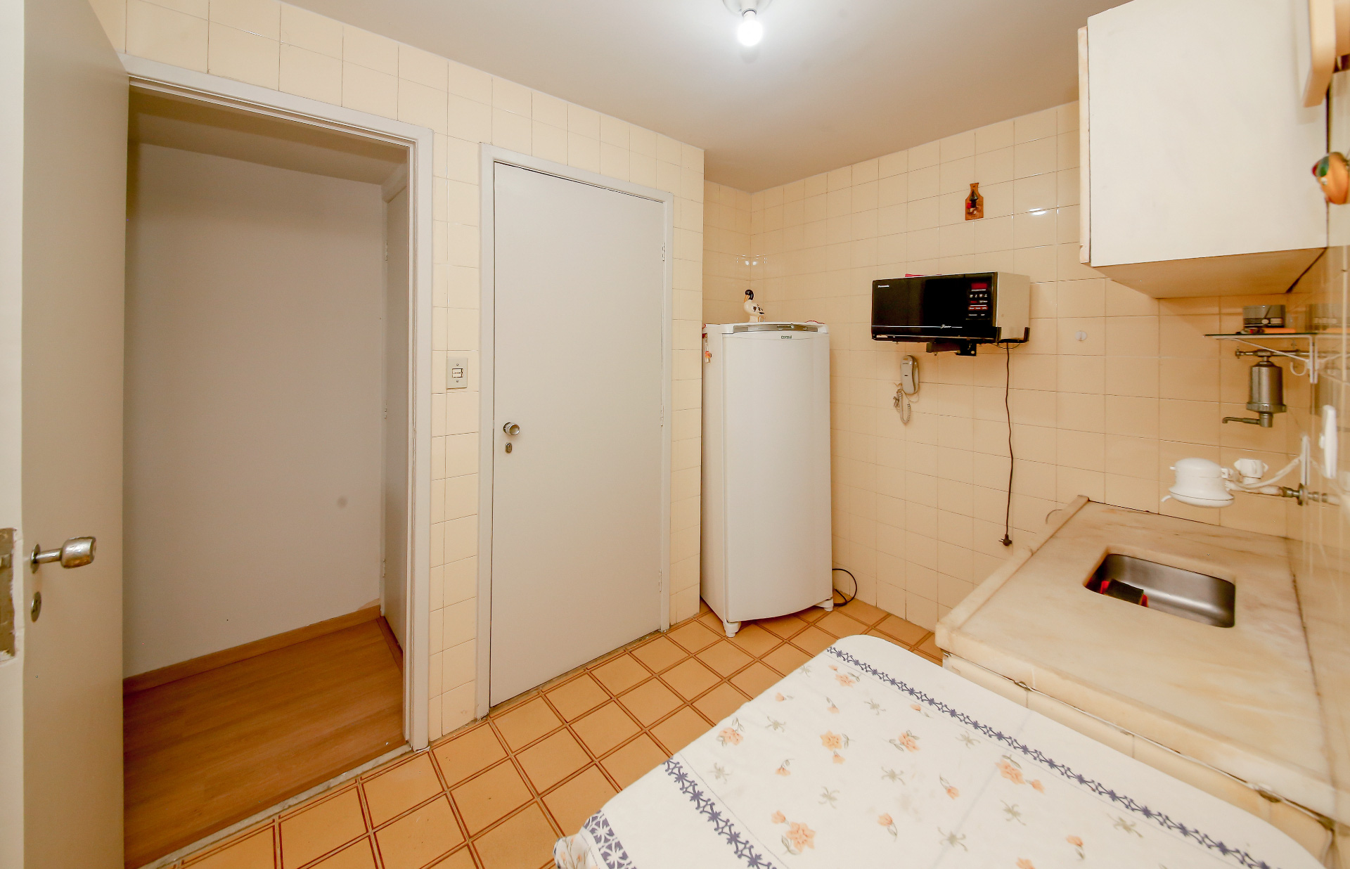Varanda e 3 quartos no Centro. Ótima metragem., foto 8