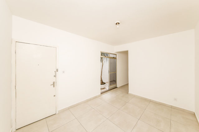 Apartamento de 2 quartos com cômodos amplos na Olegário Maciel para venda