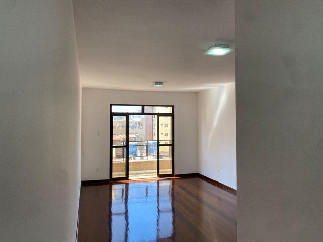 Apartamento com 3 quartos e armários planejados para locação