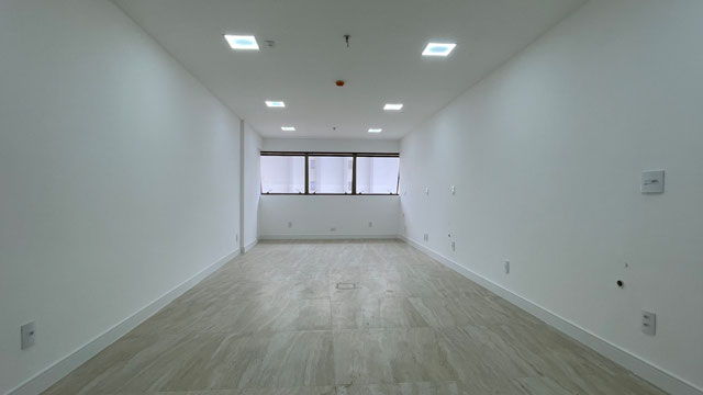 Sala comercial em frente ao Colégio Granbery para locação