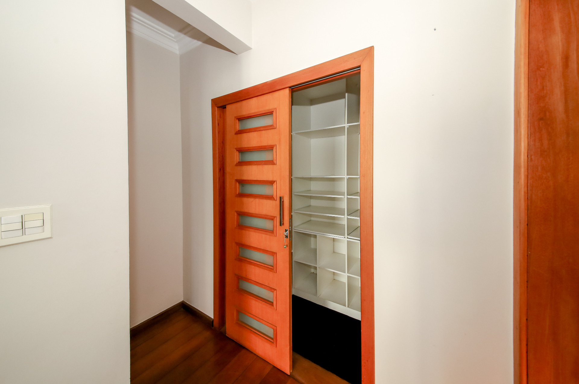 Centro: 2 suítes, varandão. Conforto com vista livre., foto 25