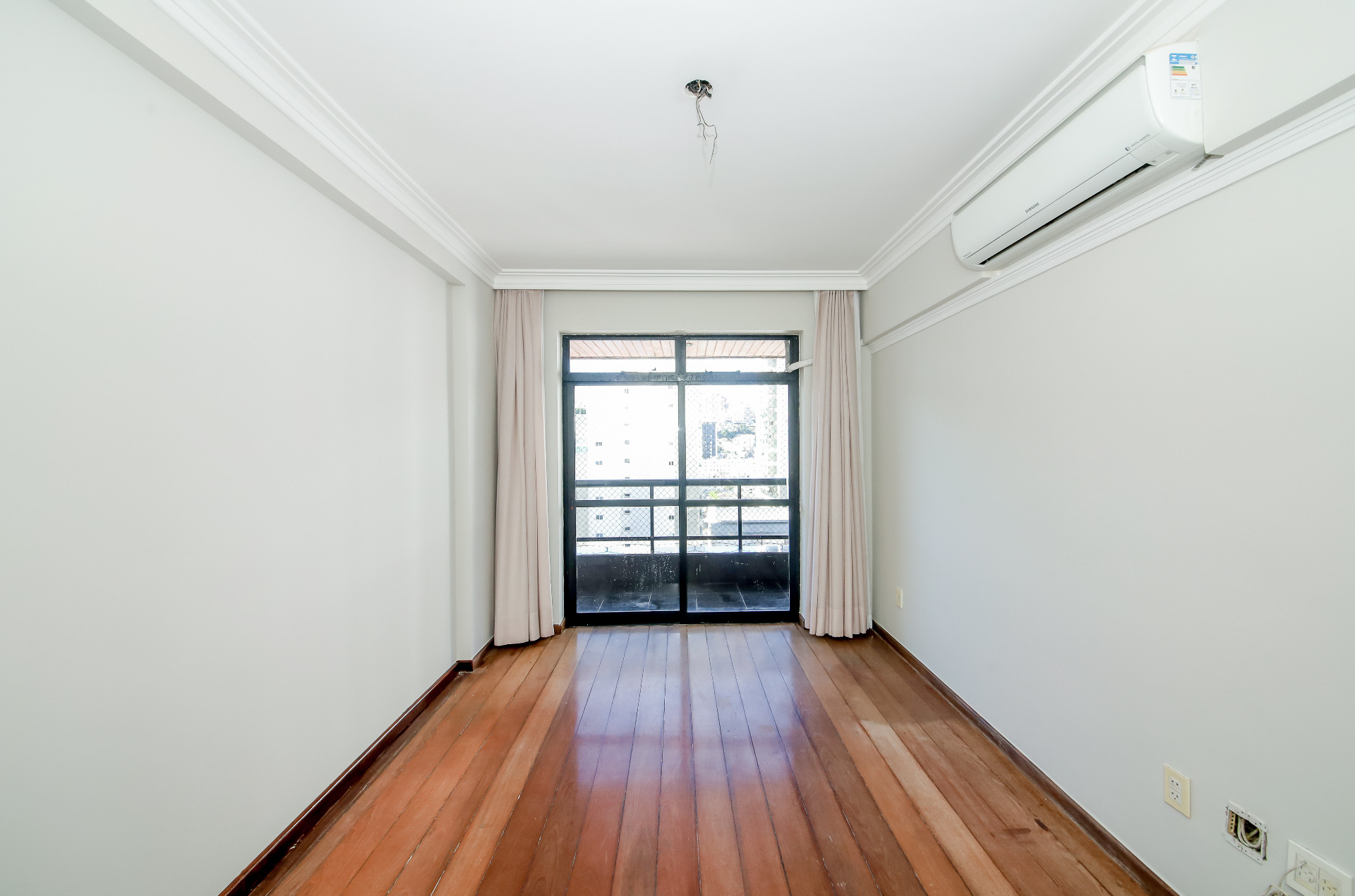 Centro: 2 suítes, varandão. Conforto com vista livre., foto 17