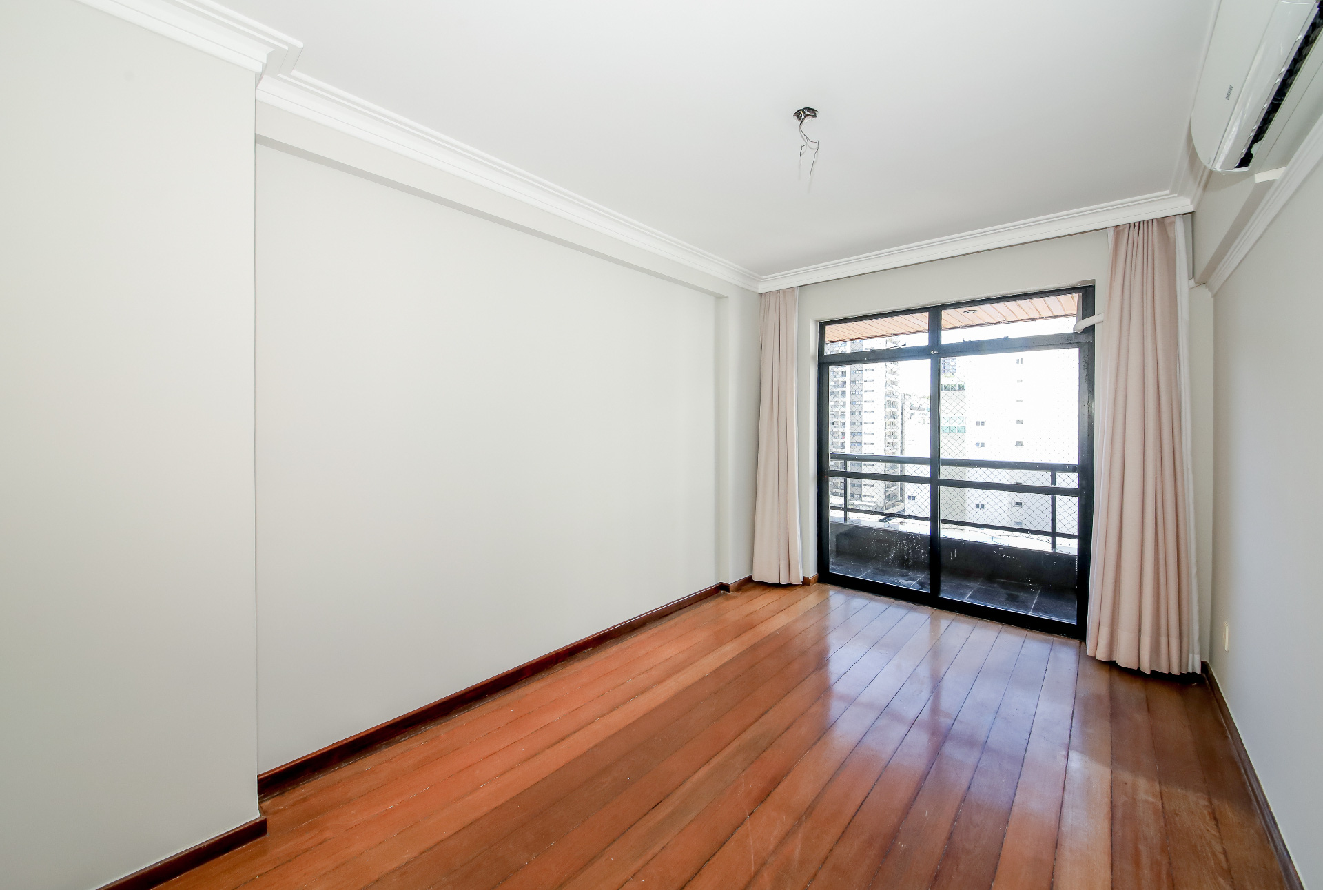Centro: 2 suítes, varandão. Conforto com vista livre., foto 16