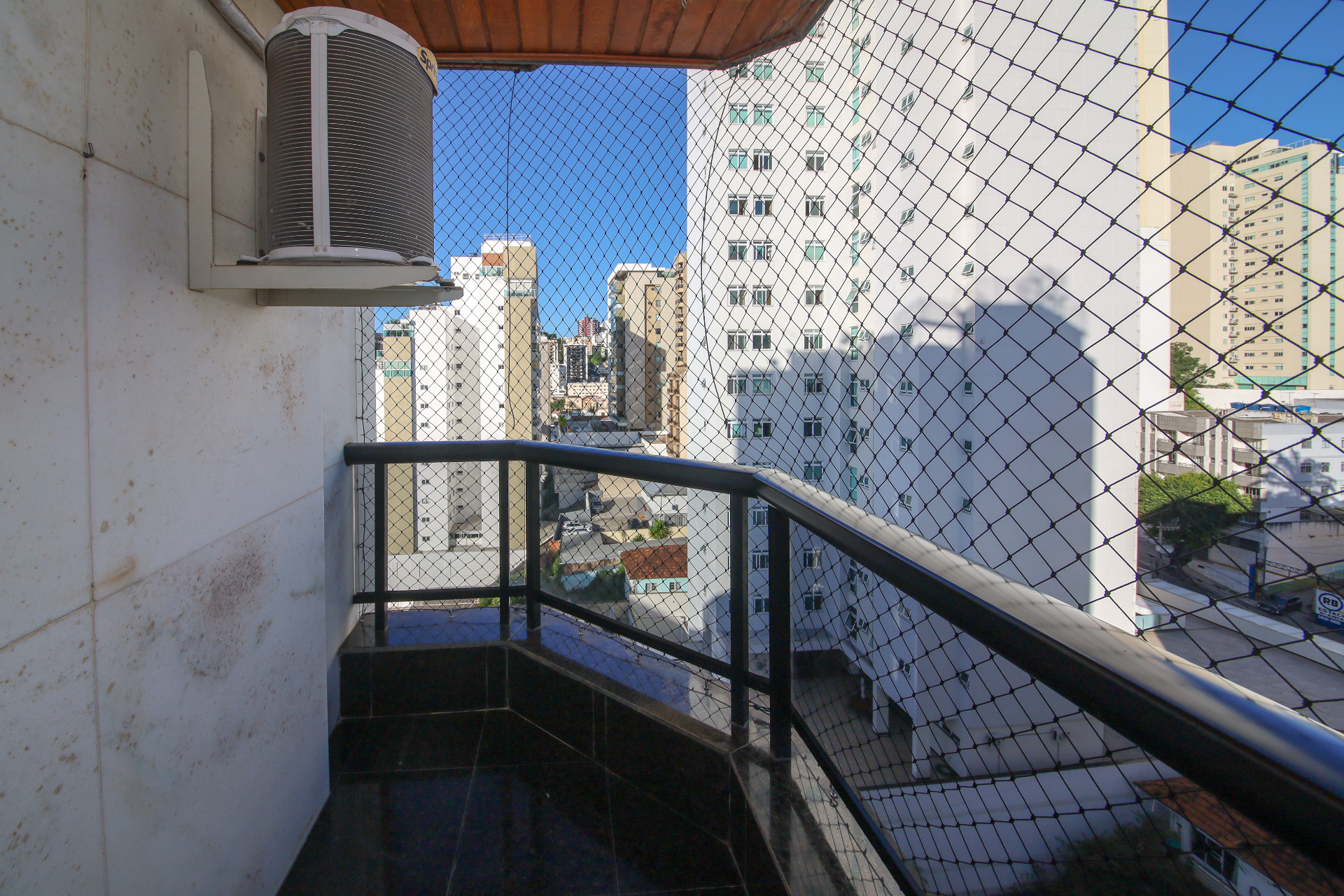 Centro: 2 suítes, varandão. Conforto com vista livre., foto 6