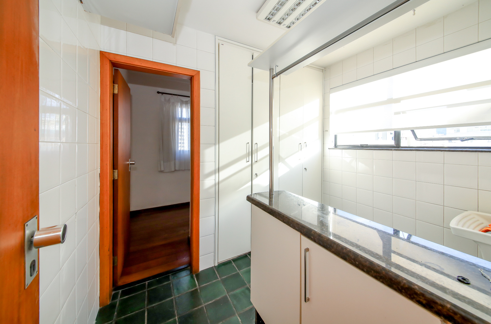 Centro: 2 suítes, varandão. Conforto com vista livre., foto 30