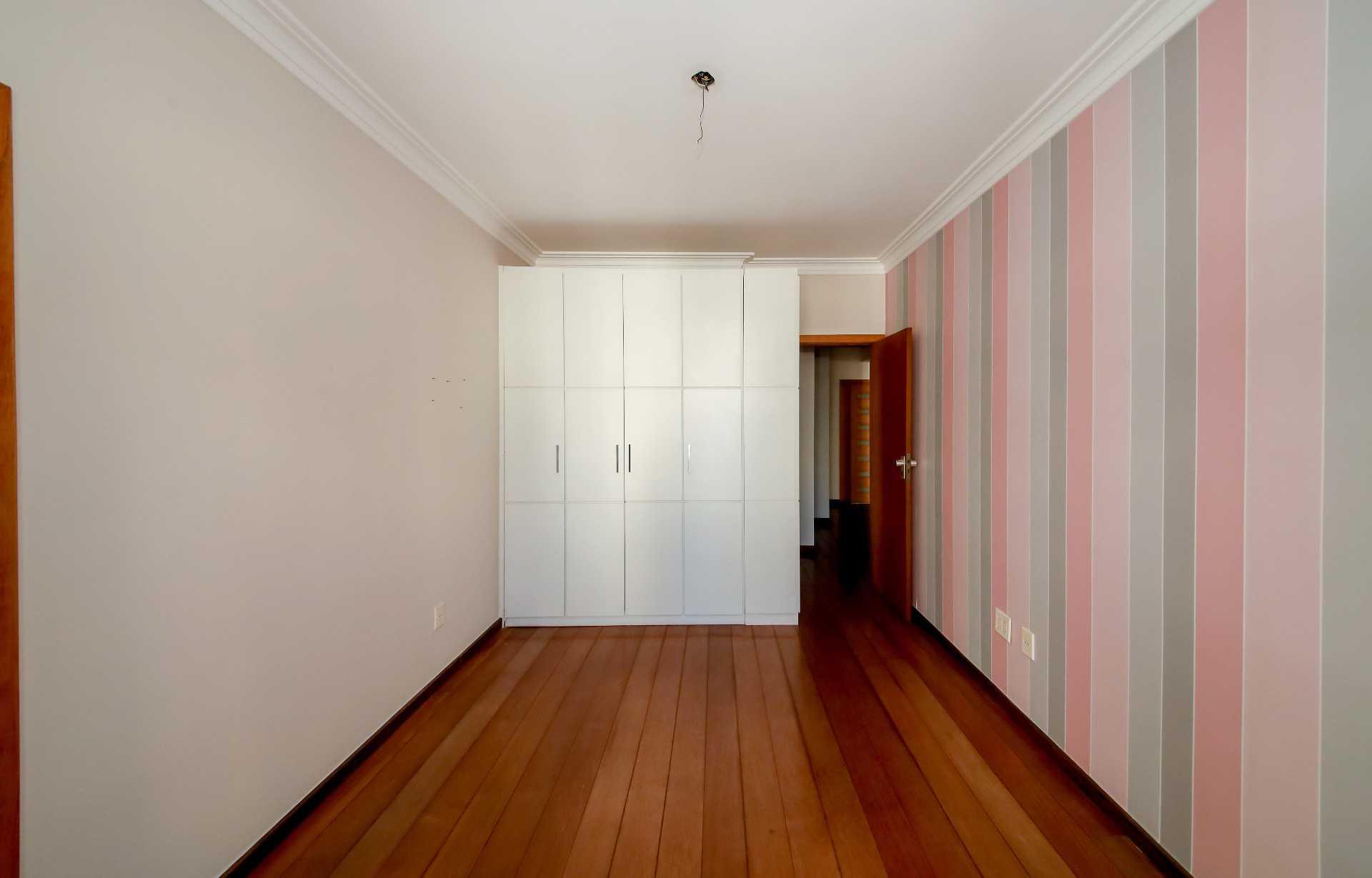 Centro: 2 suítes, varandão. Conforto com vista livre., foto 15
