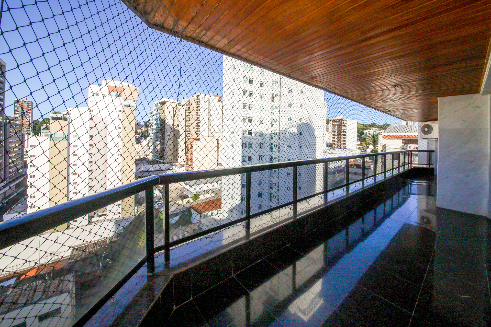 Centro: 2 suítes, varandão. Conforto com vista livre., foto 24