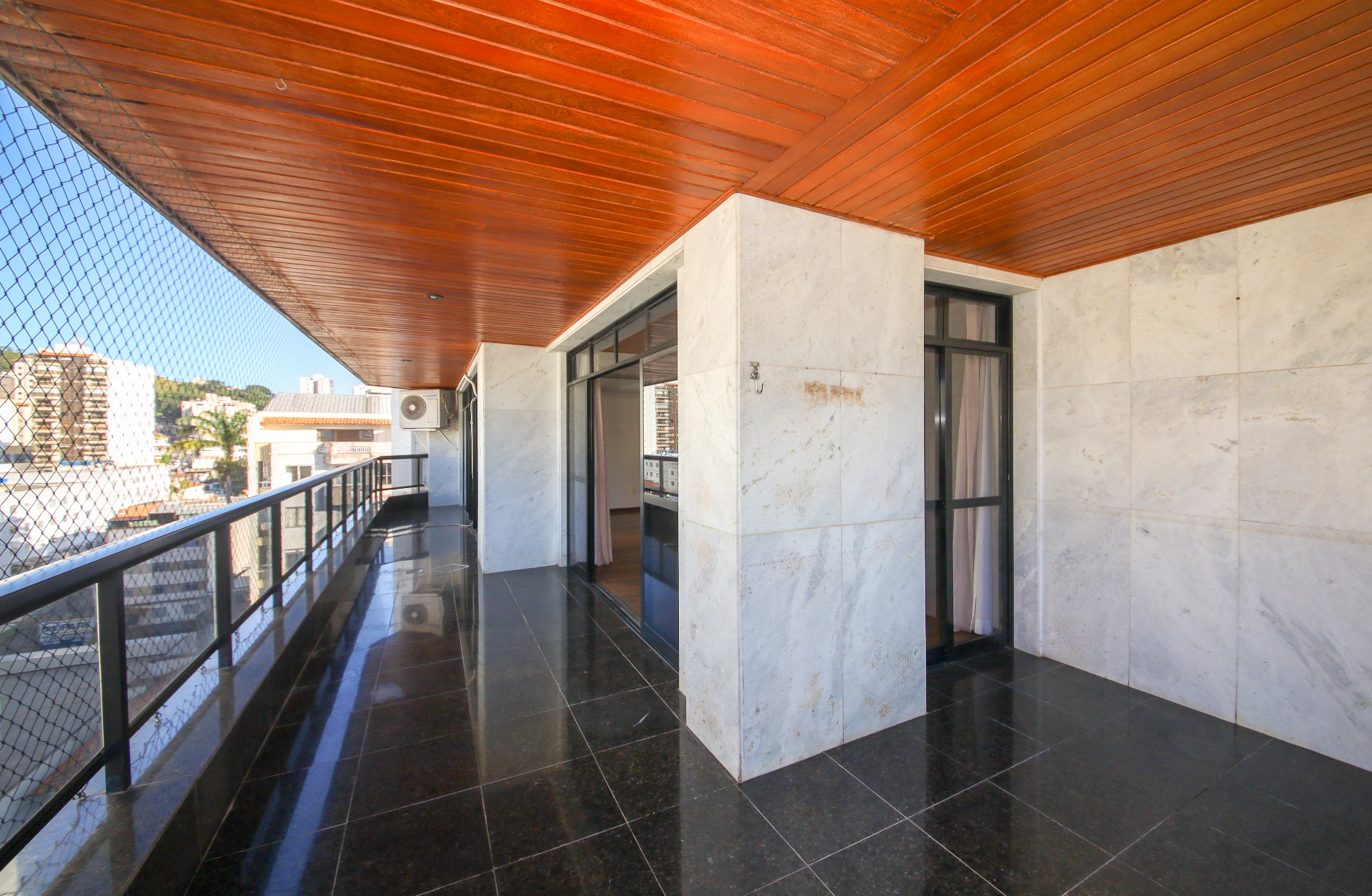 Centro: 2 suítes, varandão. Conforto com vista livre., foto 23